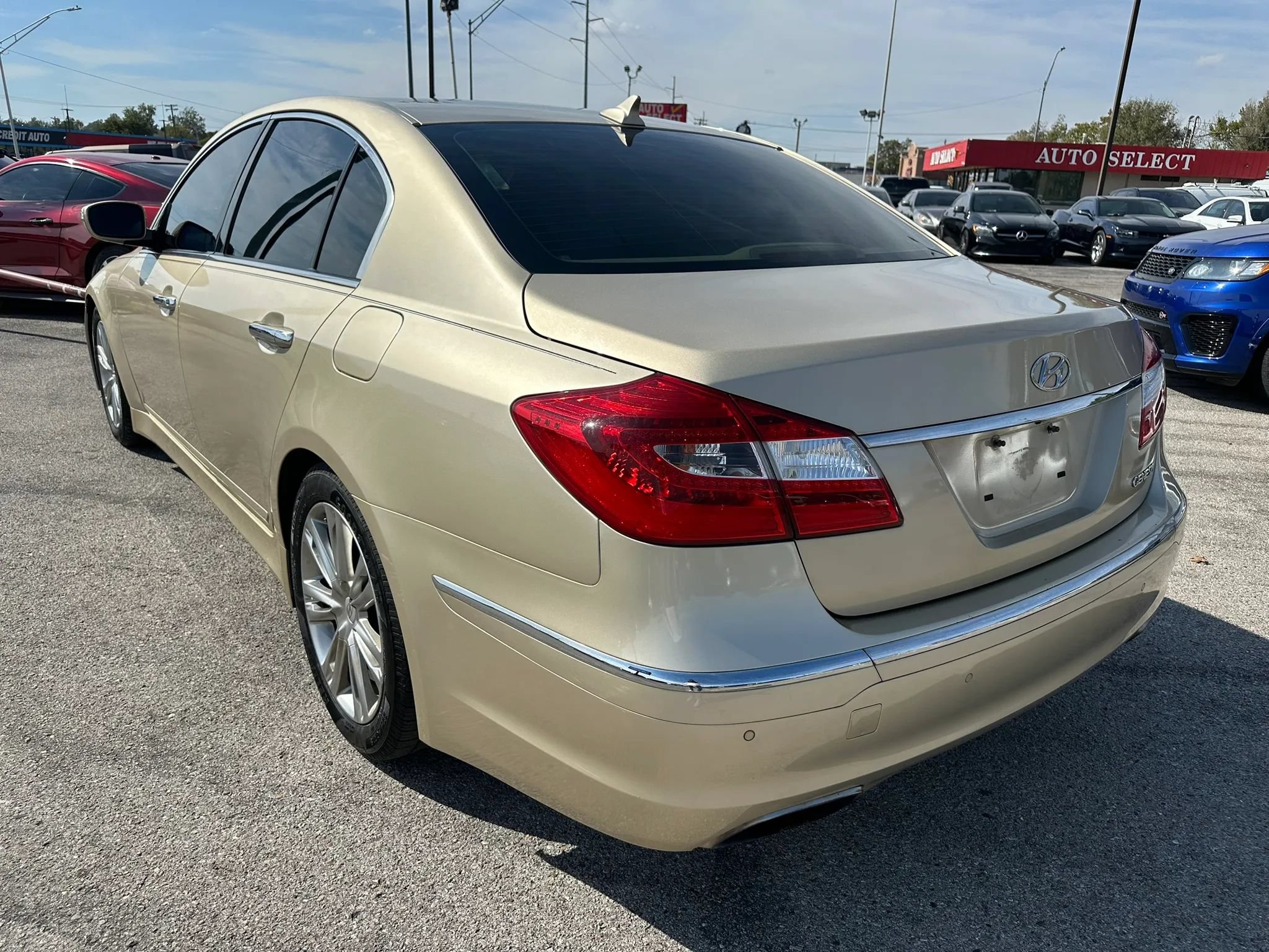 Used 2012 Hyundai Genesis 3.8 w/ Premium Pkg RWD image 36