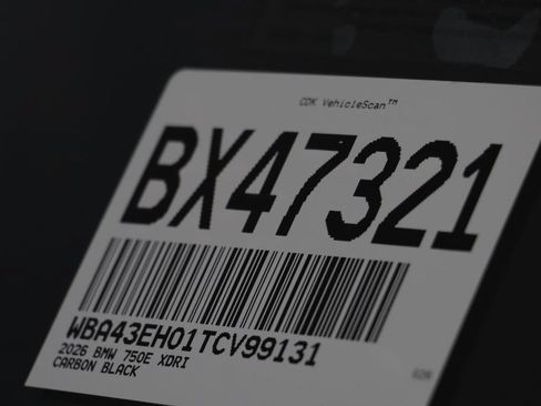 Used 2026 BMW 750e xDrive w/ Executive Package AWD/4WD image 27