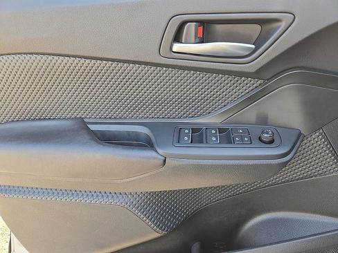 Used 2018 Toyota C-HR XLE image 19