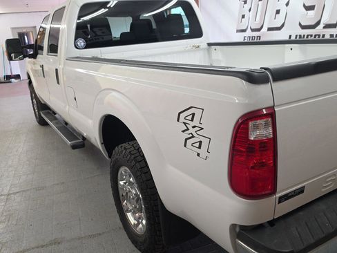 Used 2016 Ford F250 XLT w/ XLT Premium Package image 4