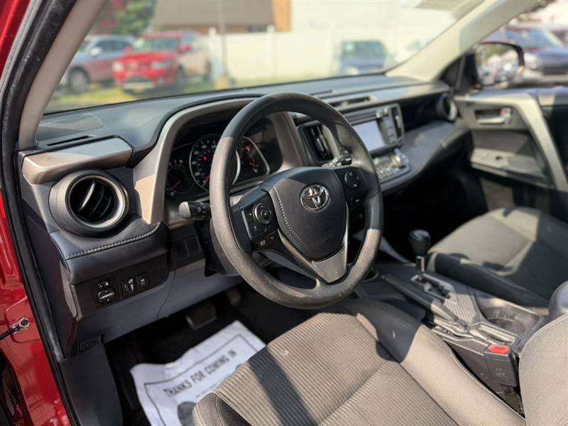 Used 2015 Toyota RAV4 XLE FWD image 25