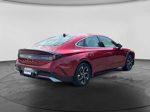 Used 2025 Hyundai Sonata SEL FWD image 8