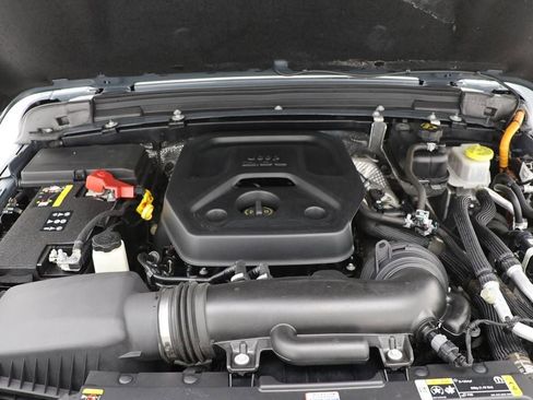 Used 2024 Jeep Wrangler Unlimited image 28