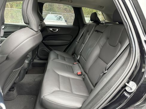 Certified 2025 Volvo XC60 B5 Plus image 32
