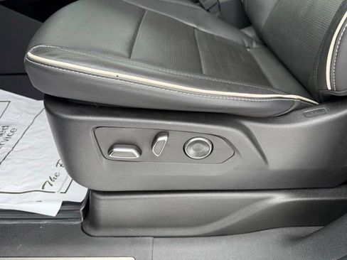 Certified 2025 Cadillac Escalade Premium Luxury AWD/4WD image 11