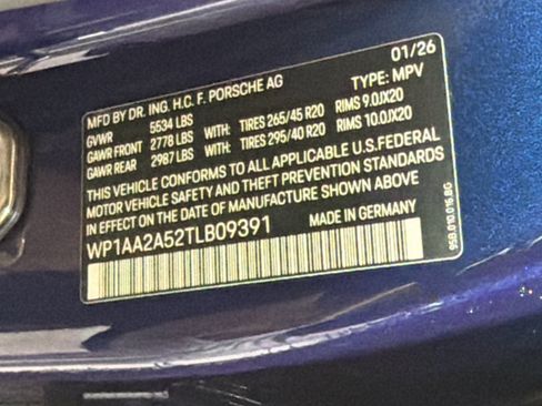 Certified 2026 Porsche Macan AWD/4WD image 43