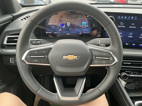 Used 2026 Chevrolet Traverse LT w/ Sun and Wheel Package AWD/4WD image 16