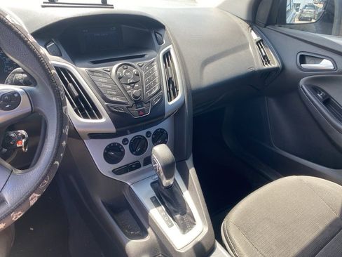 Used 2014 Ford Focus SE FWD image 5