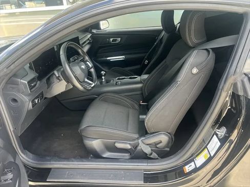 Used 2024 Ford Mustang GT RWD image 12