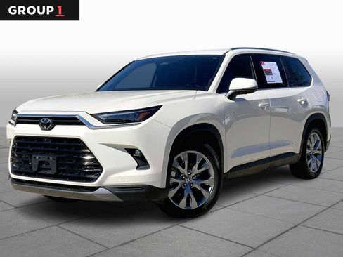 Used 2024 Toyota Grand Highlander Limited image 1