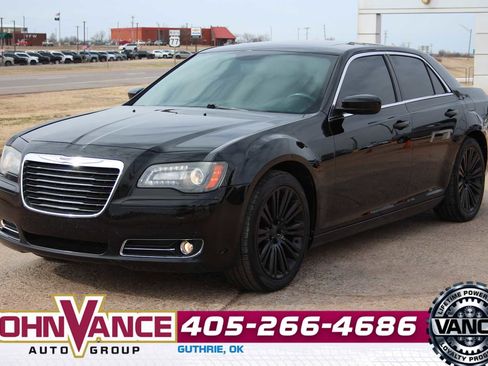 Used 2012 Chrysler 300 S image 3