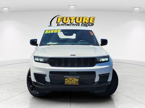 Used 2023 Jeep Grand Cherokee L Laredo AWD/4WD image 2