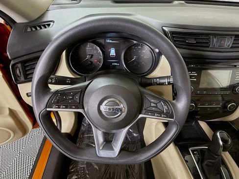 Used 2017 Nissan Rogue AWD image 18