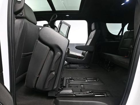 Used 2022 Chevrolet Suburban RST w/ Luxury Package AWD/4WD image 47