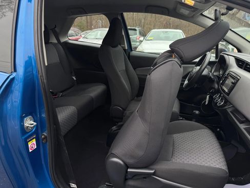 Used 2015 Toyota Yaris L image 14