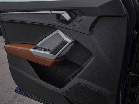 Certified 2025 Audi Q3 2.0T Premium Plus w/ Premium Plus Package image 22