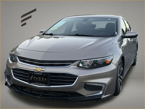 Used 2018 Chevrolet Malibu LT FWD image 1