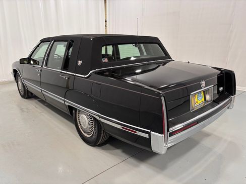 Used 1993 Cadillac Fleetwood Sedan image 7