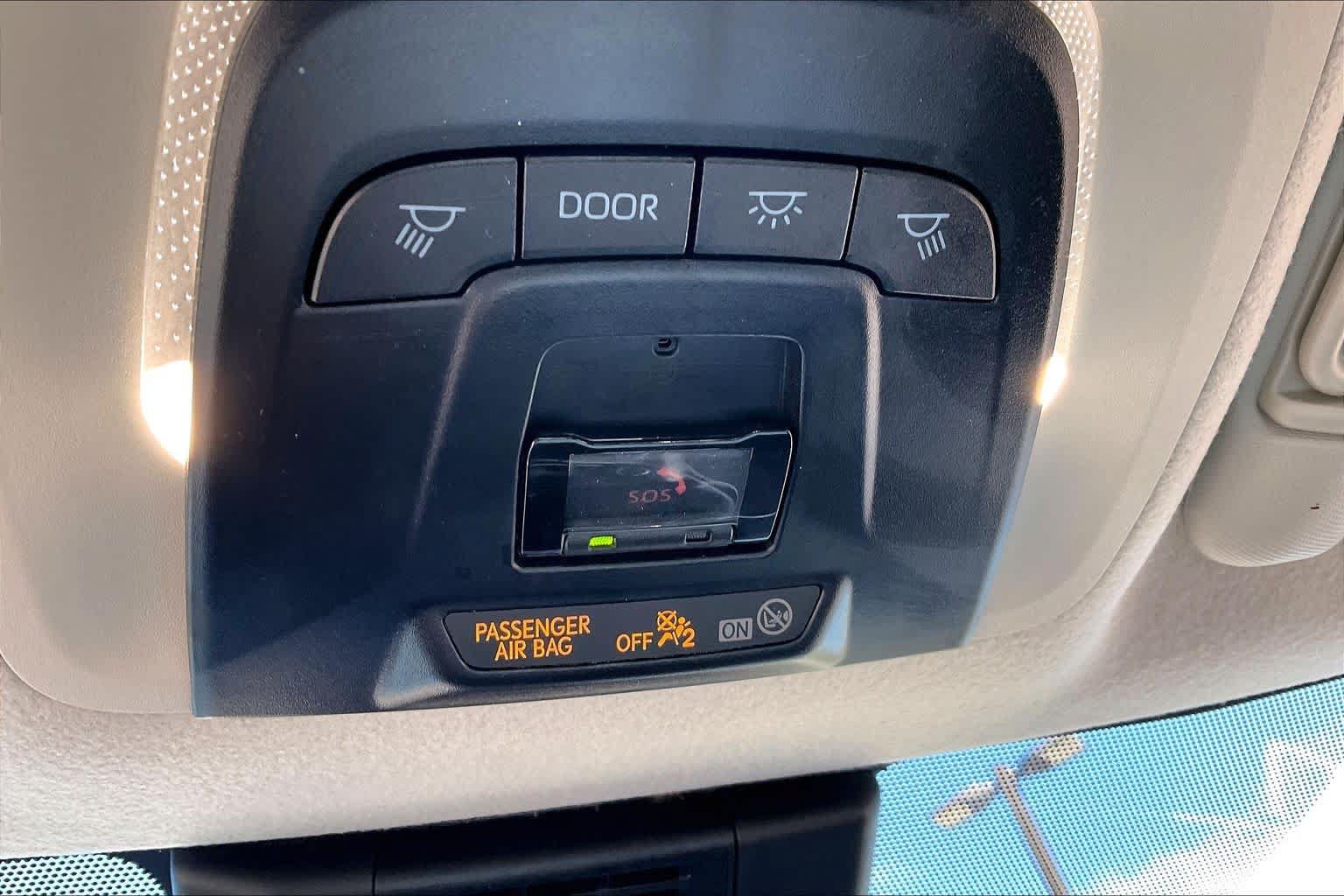 Used 2025 Toyota Corolla LE FWD image 29
