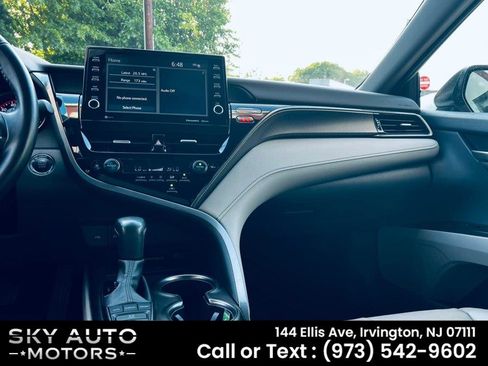 Used 2024 Toyota Camry XSE FWD image 10