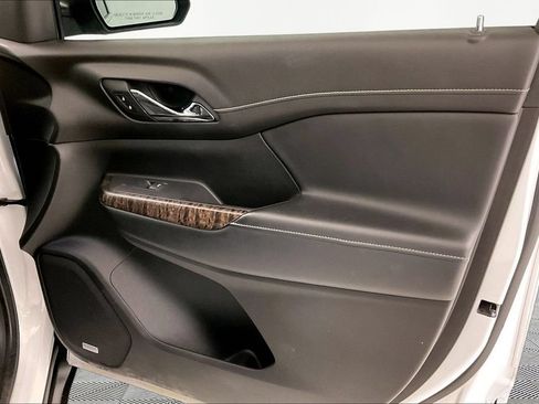 Used 2021 GMC Acadia Denali w/ Denali Ultimate Package AWD/4WD image 24