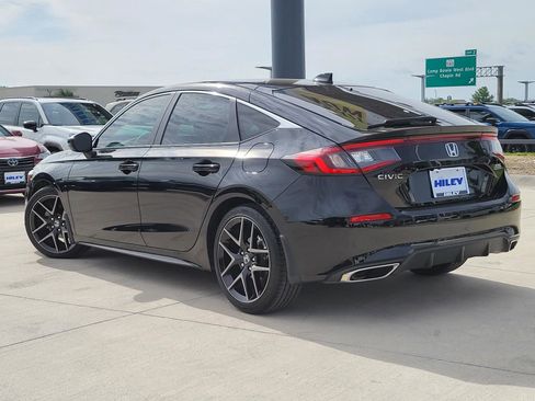 Used 2024 Honda Civic Sport Touring image 3