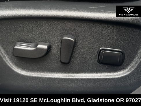Used 2015 Nissan Rogue SV w/ SV Premium Package FWD image 28