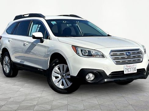 Used 2017 Subaru Outback 2.5i Premium AWD/4WD image 1