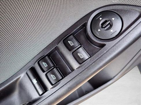 Used 2013 Ford Focus SE image 9