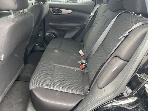 Used 2020 Nissan Rogue Sport S image 6