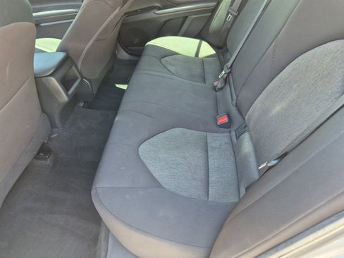 Used 2020 Toyota Camry LE FWD image 17