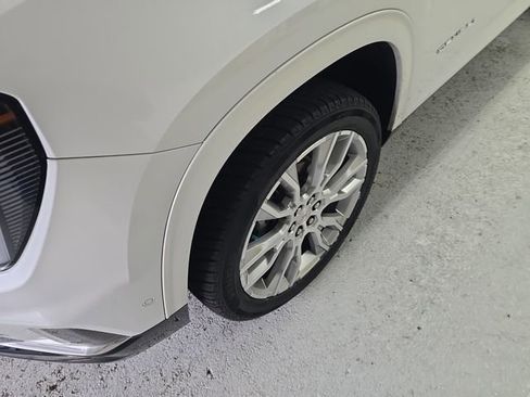 Certified 2024 GMC Acadia Denali w/ Super Cruise Package image 9