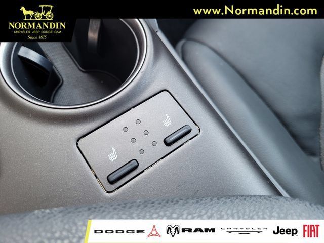Used 2023 Toyota Camry XSE FWD image 13