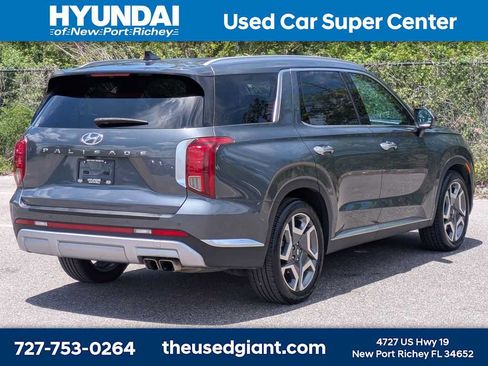 Used 2023 Hyundai Palisade Limited w/ Cargo Package FWD image 5