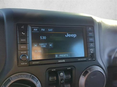 Used 2018 Jeep Wrangler Unlimited Sport image 14