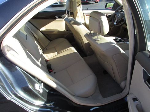 Used 2014 Mercedes-Benz C 300 4MATIC Sedan image 21