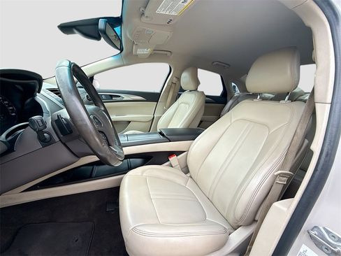 Used 2019 Lincoln MKZ Premiere image 23