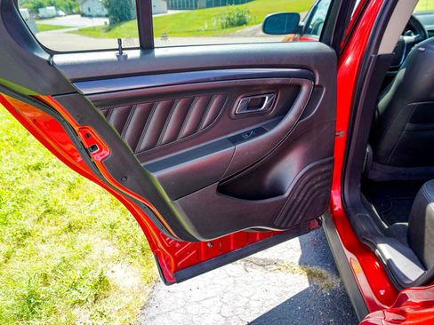 Used 2010 Ford Taurus SHO image 29