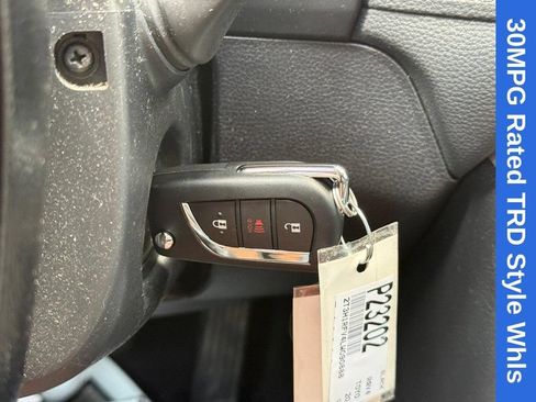 Used 2020 Toyota RAV4 LE FWD image 30