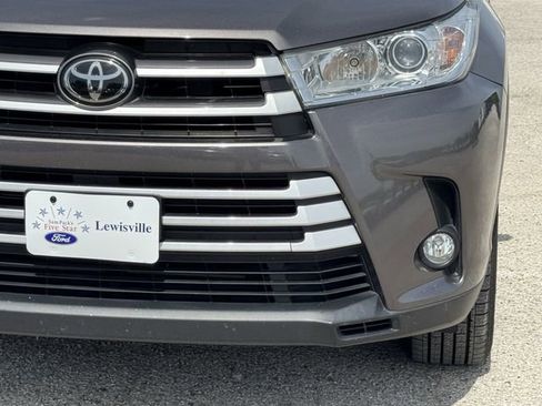 Used 2017 Toyota Highlander XLE image 9