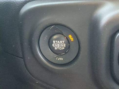 Used 2018 Jeep Wrangler Unlimited Sport S image 27