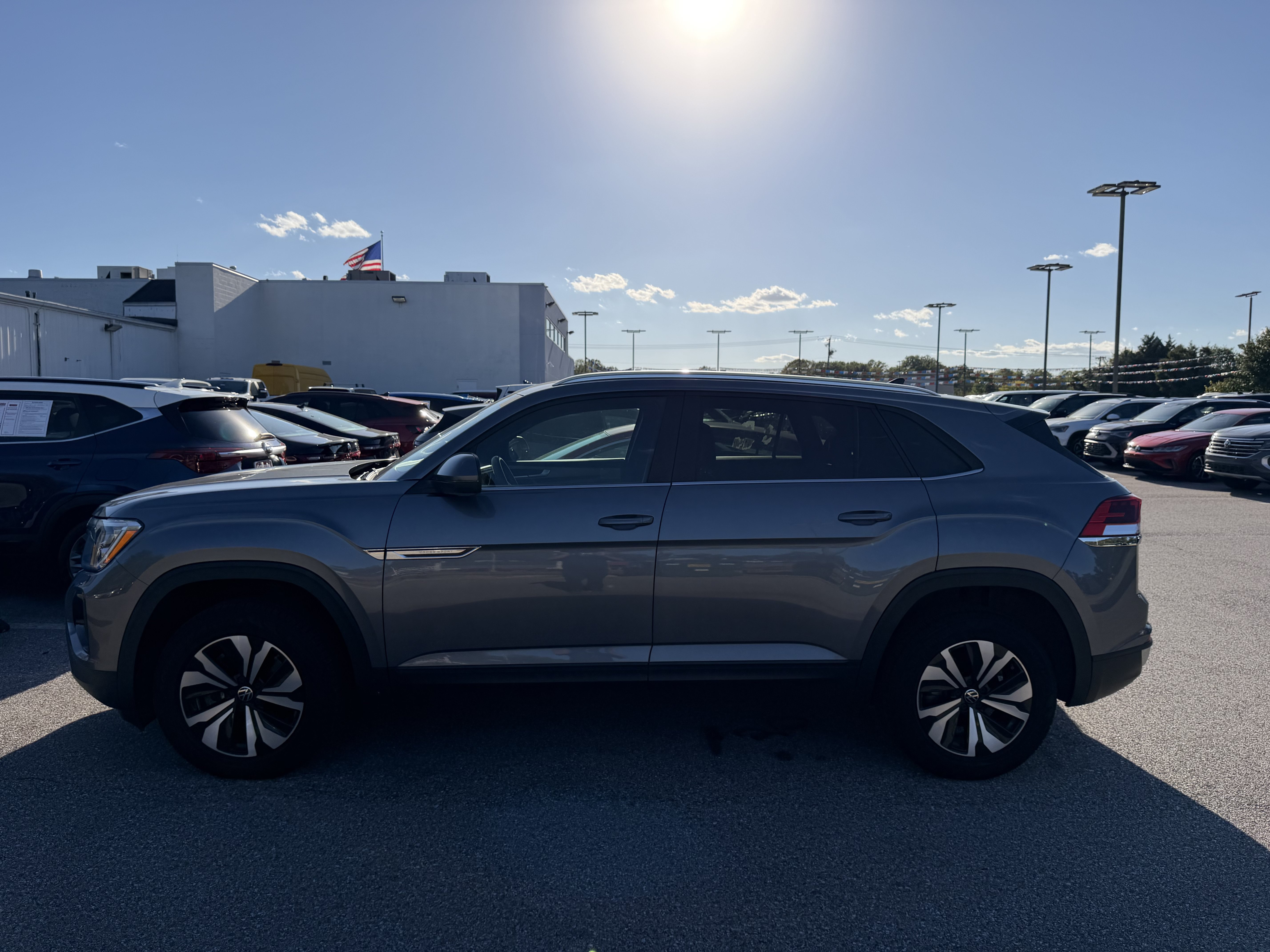 Used 2024 Volkswagen Atlas Cross Sport SE AWD/4WD image 22