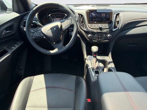 Used 2023 Chevrolet Equinox RS w/ RS Leather Package FWD image 17
