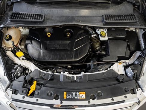 Used 2018 Ford Escape Titanium w/ Ford Safe & Smart Package image 19