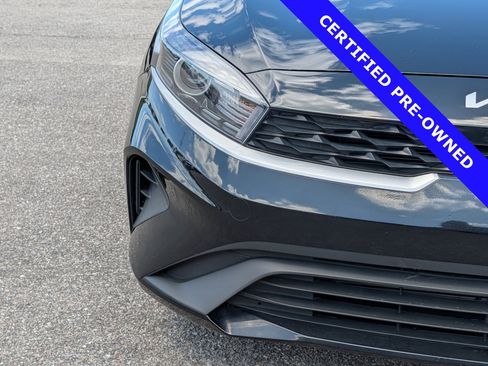 Used 2023 Kia Forte LXS w/ LXS Technology Package FWD image 9