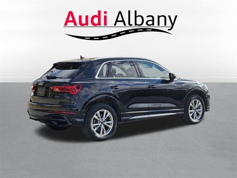 Used 2022 Audi Q3 2.0T Premium Plus w/ Premium Plus Package image 4