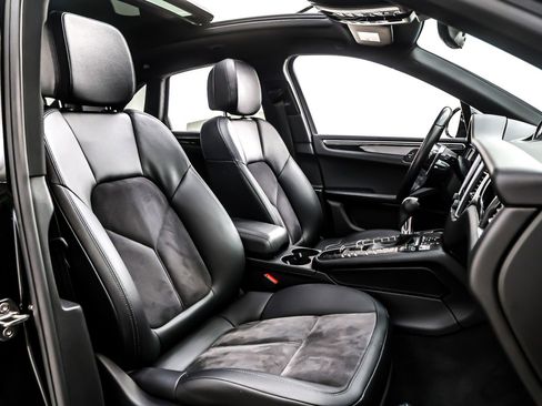 Used 2017 Porsche Macan AWD image 6