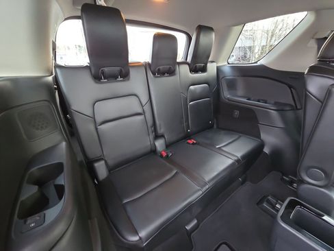 Used 2025 Nissan Pathfinder SL w/ SL Premium Package image 29