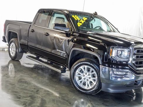 Used 2018 GMC Sierra 1500 SLE w/ SLE Value Package image 5
