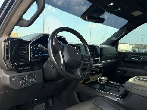 Used 2022 Chevrolet Silverado 1500 ZR2 w/ Technology Package AWD/4WD image 10